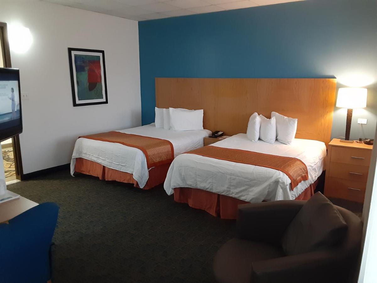 Howard Johnson By Wyndham San Juan Centro Cardiovascular エクステリア 写真