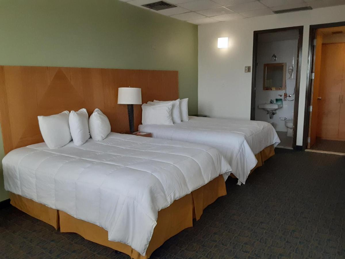 Howard Johnson By Wyndham San Juan Centro Cardiovascular エクステリア 写真