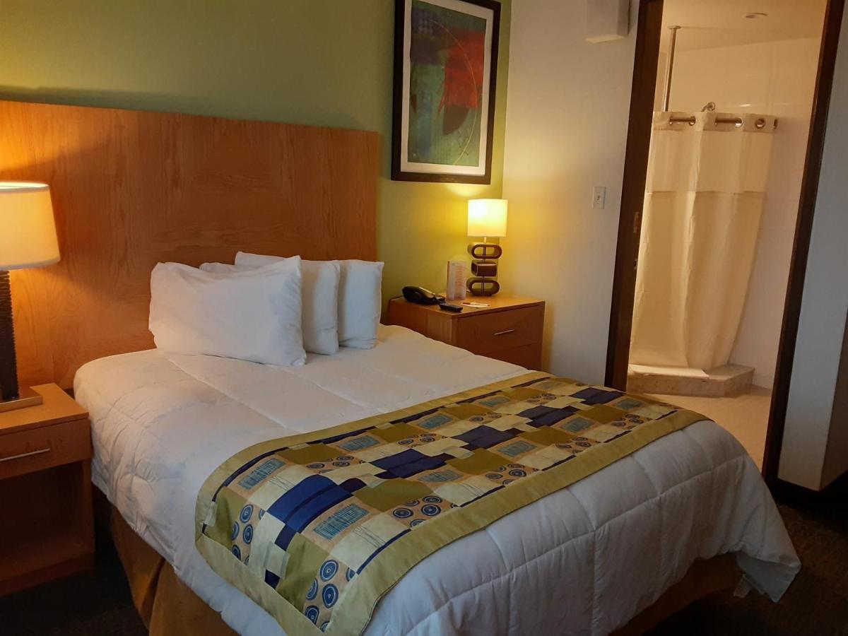 Howard Johnson By Wyndham San Juan Centro Cardiovascular エクステリア 写真